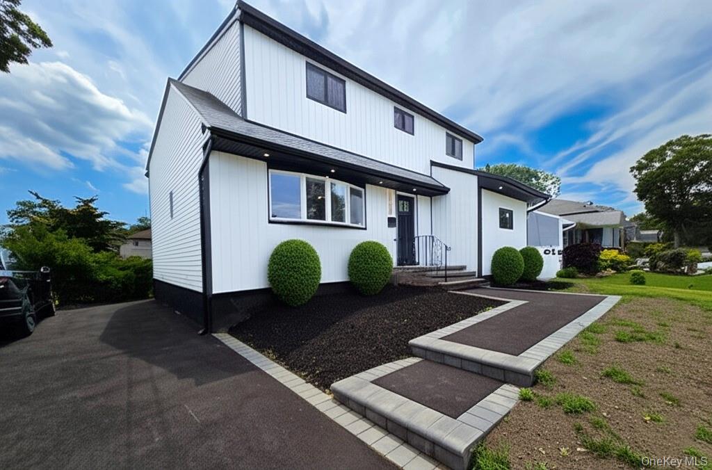 109 North Drive, Massapequa, NY 11758