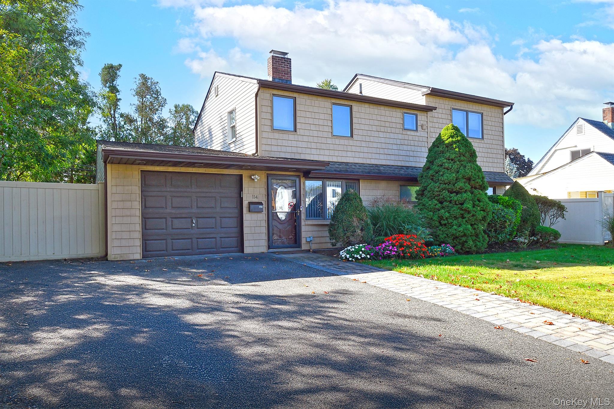 114 Twig Lane, Levittown, NY 11756