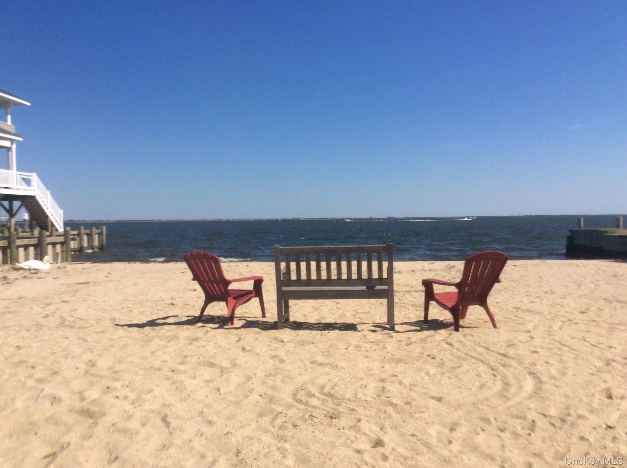 88 Bayview Avenue W, Lindenhurst, NY 11757