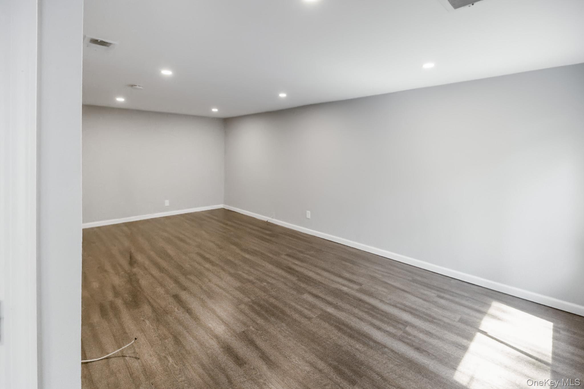 100 Glen Hollow Drive, Port Jefferson Station, NY 11776