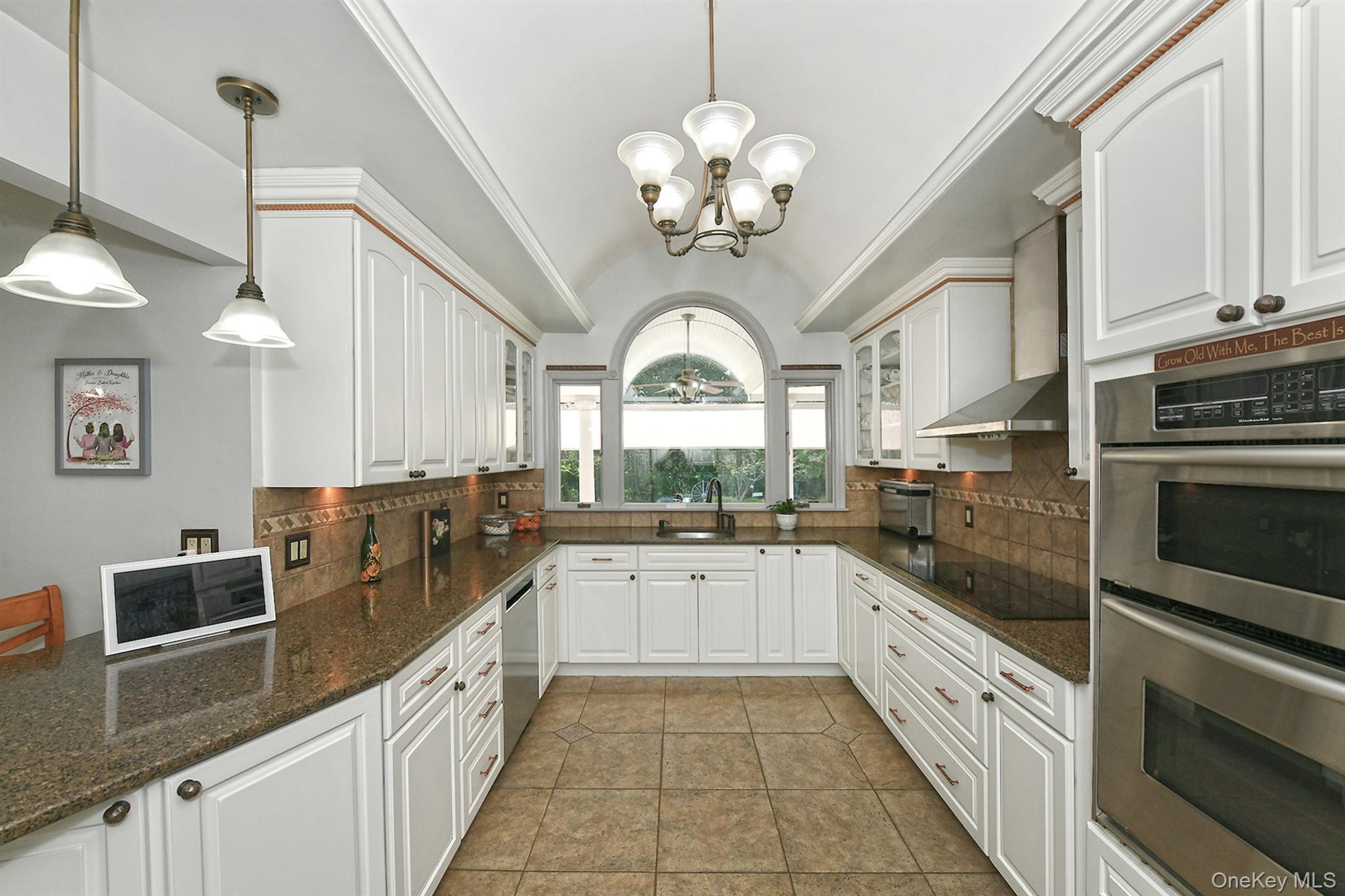 13 Green Knoll Court, Northport, NY 11768