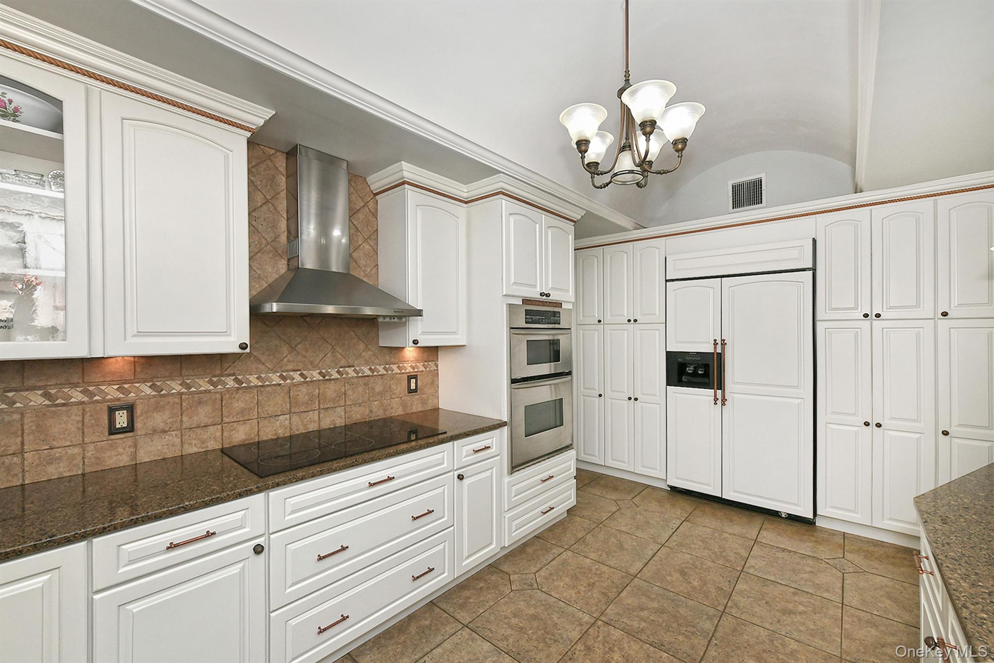 13 Green Knoll Court, Northport, NY 11768