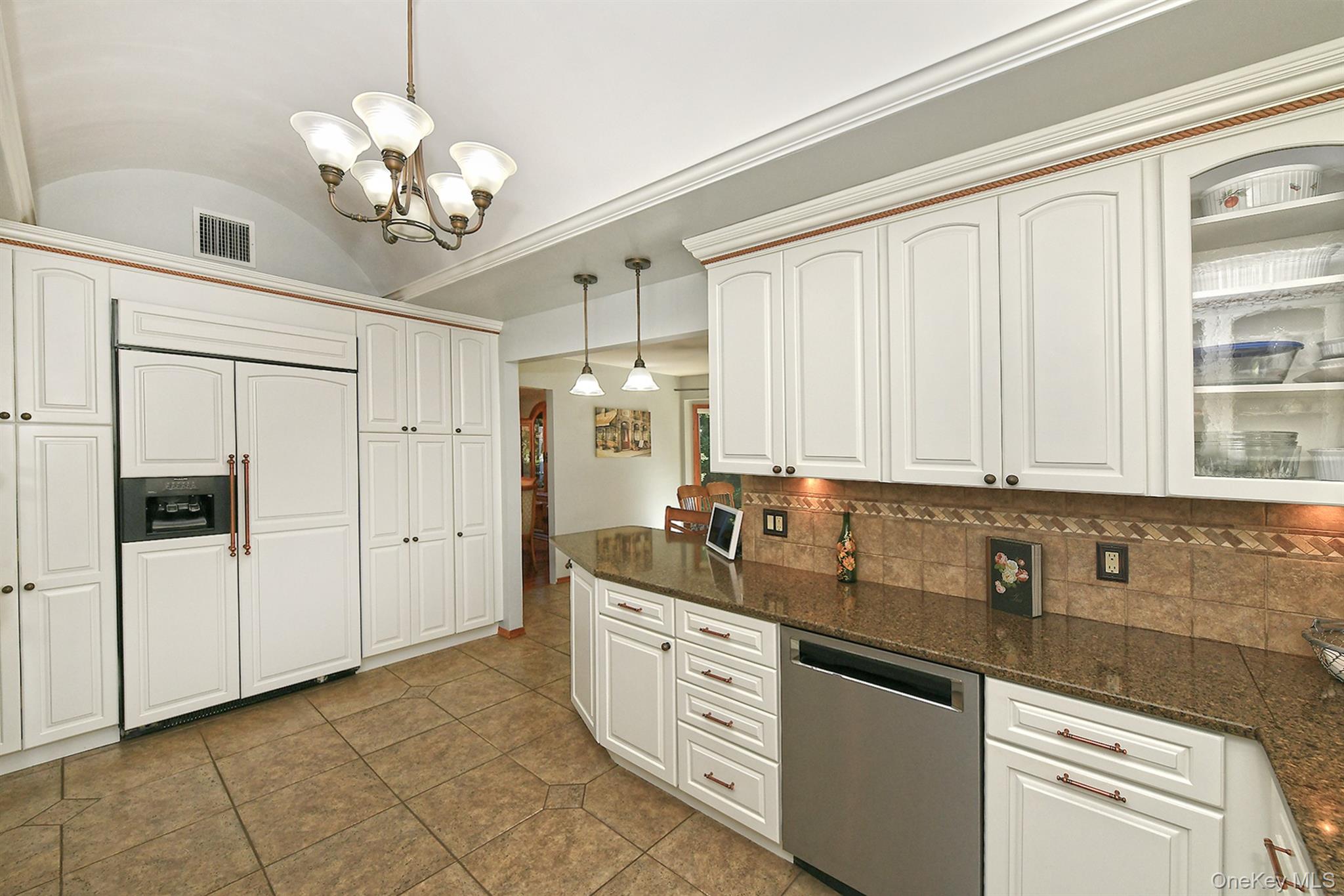 13 Green Knoll Court, Northport, NY 11768