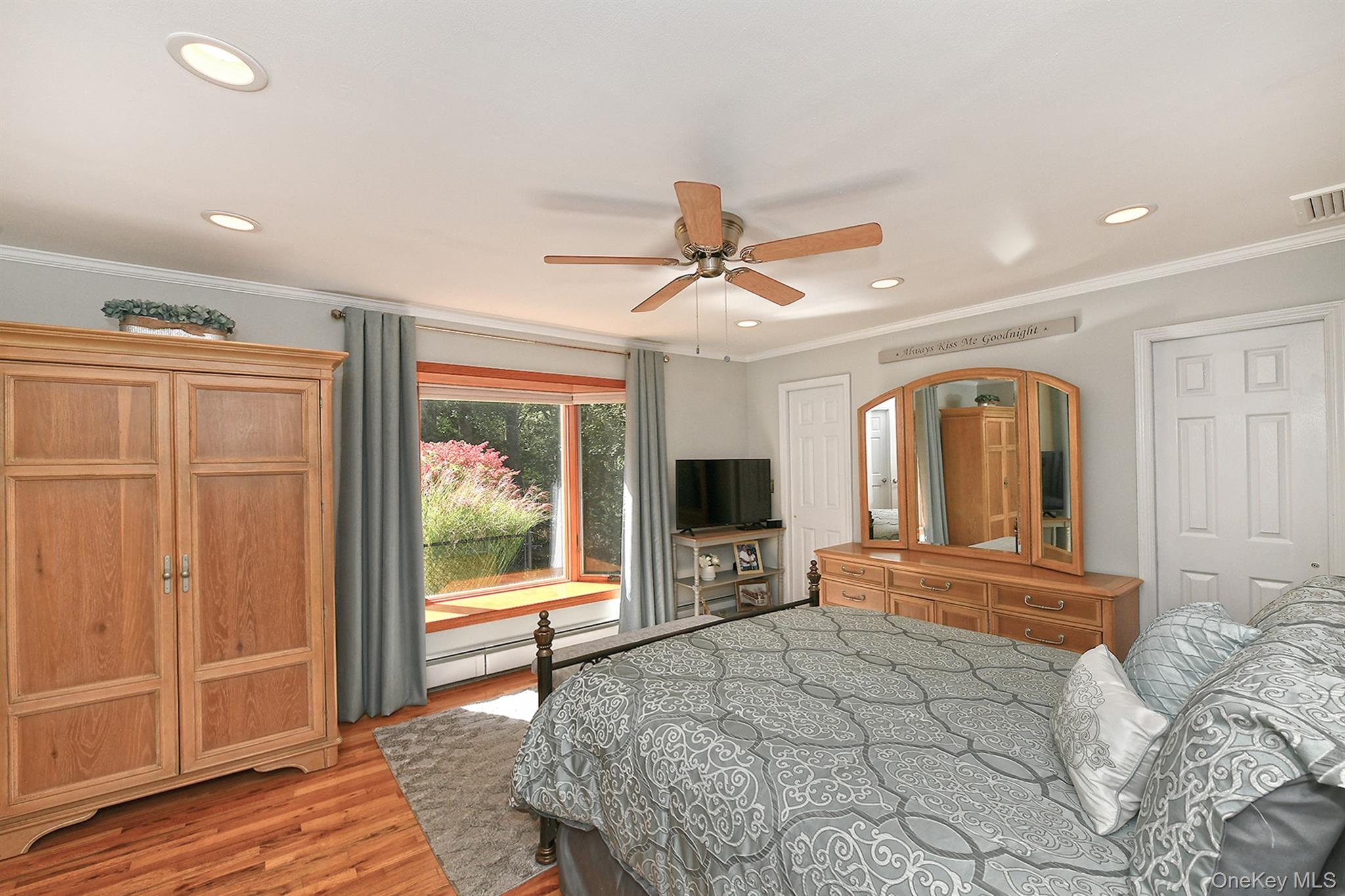 13 Green Knoll Court, Northport, NY 11768