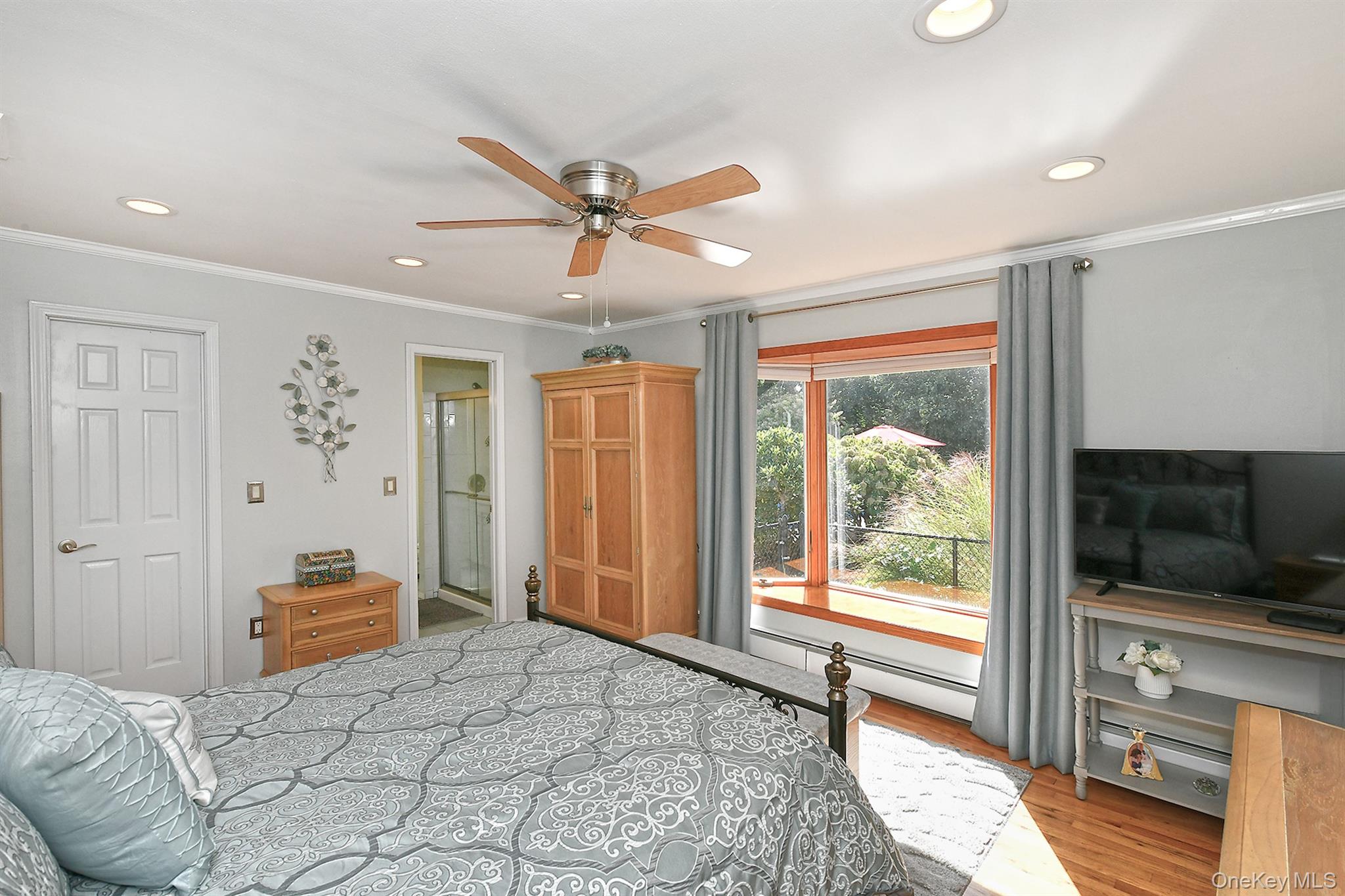 13 Green Knoll Court, Northport, NY 11768