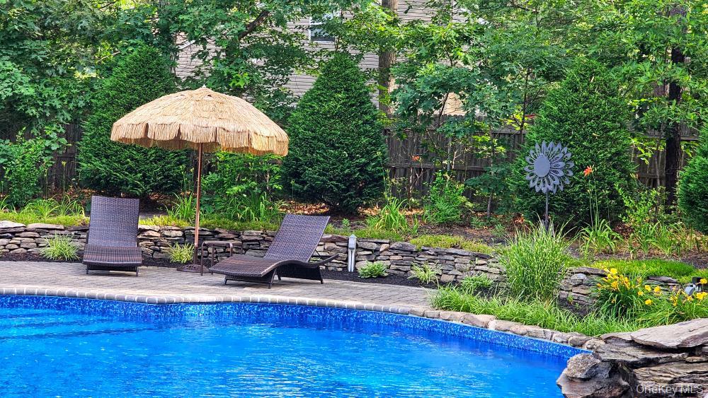 3 Farmhouse Drive, Ridge, NY 11961