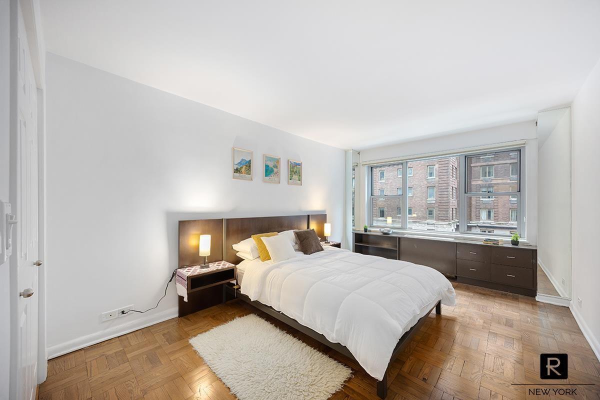 77 West 55th Street # 6-G, New York (Manhattan), NY 10019
