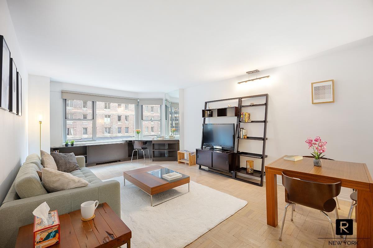 77 West 55th Street # 6-G, New York (Manhattan), NY 10019