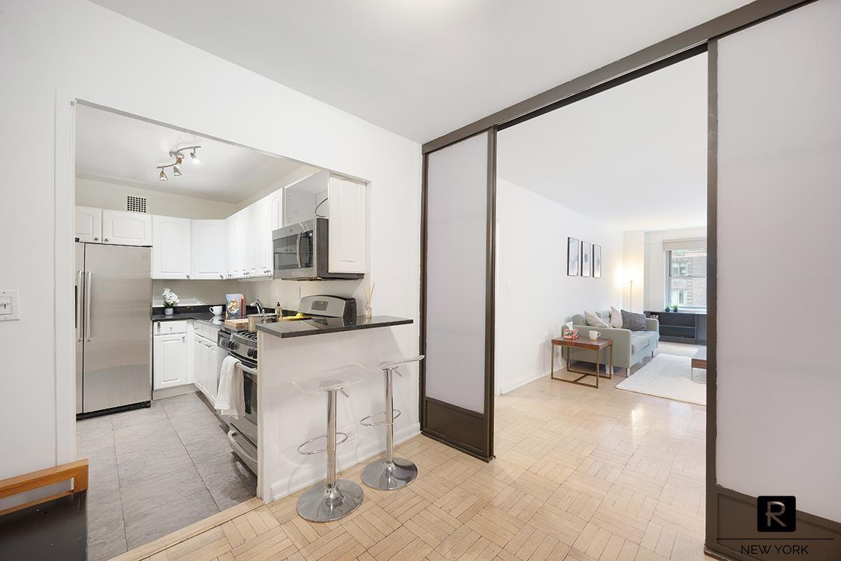 77 West 55th Street # 6-G, New York (Manhattan), NY 10019