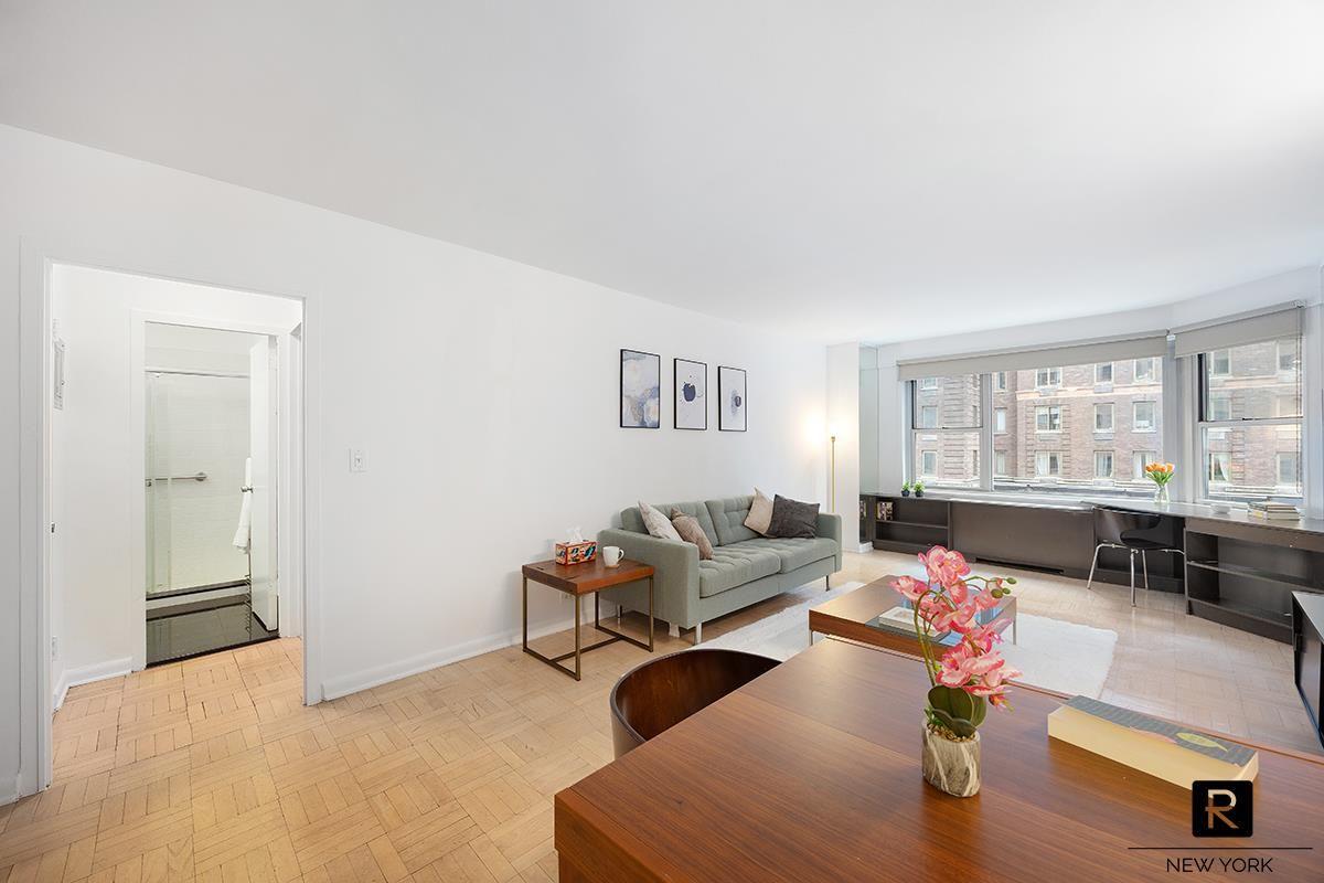 77 West 55th Street # 6-G, New York (Manhattan), NY 10019