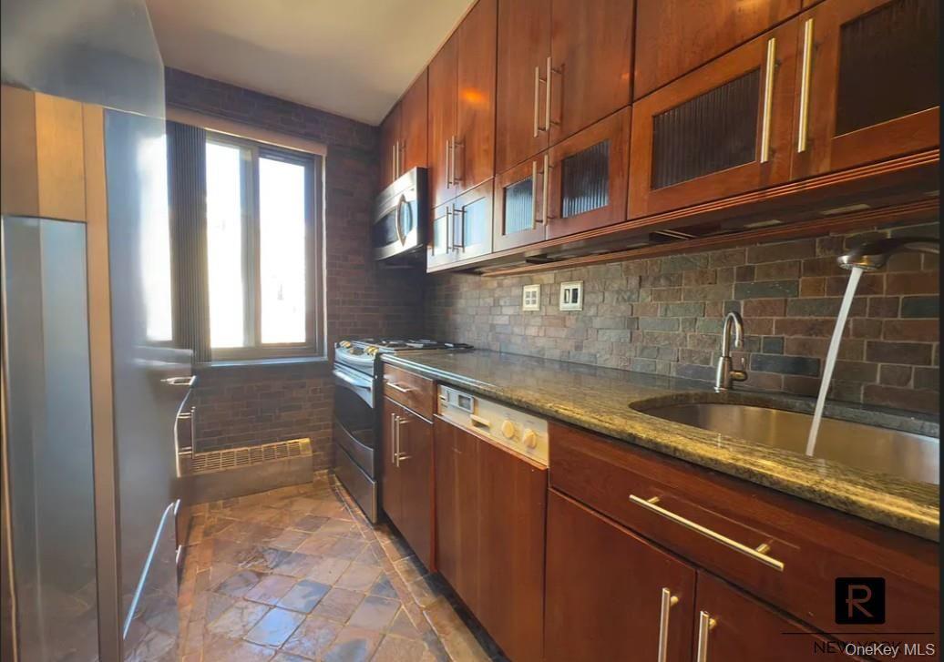 420 East 64th Street # E-10D, New York (Manhattan), NY 10065