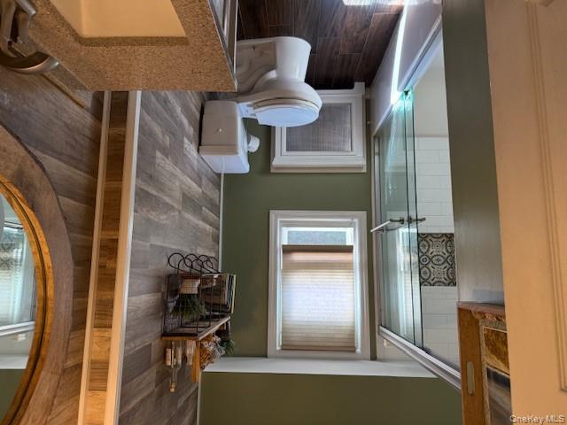 28 Lockwood Avenue, Farmingdale, NY 11735