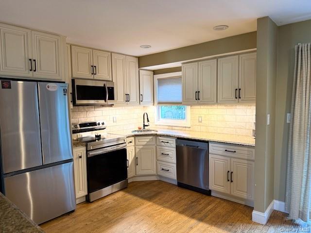 28 Lockwood Avenue, Farmingdale, NY 11735