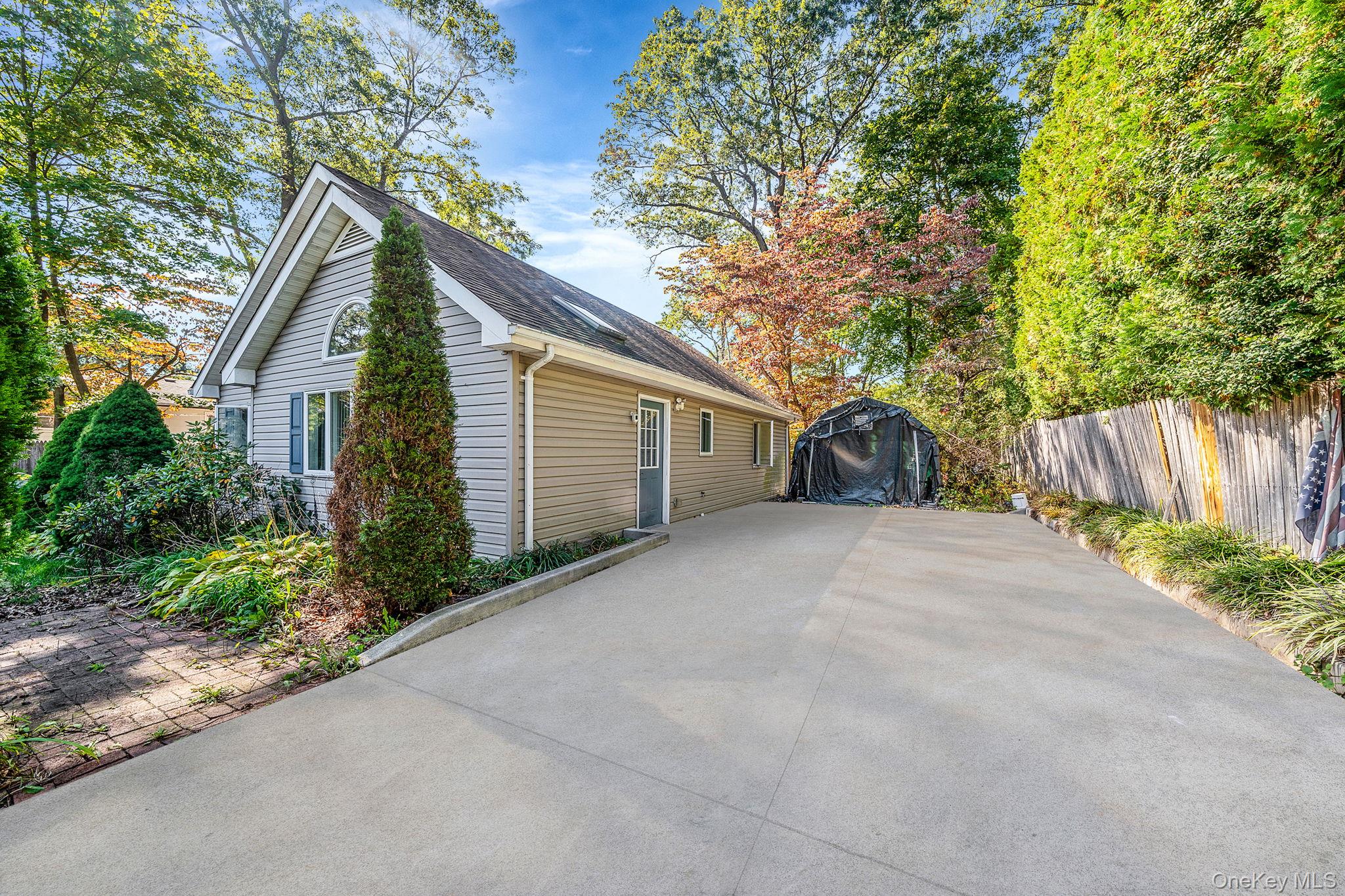 6 Sound Beach Boulevard, Sound Beach, NY 11789