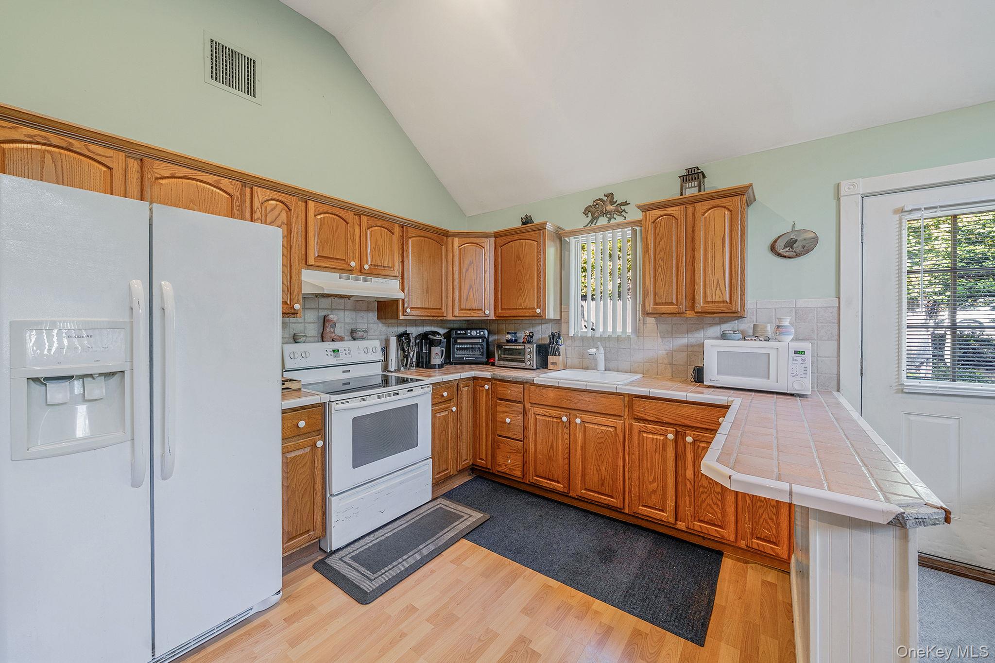 6 Sound Beach Boulevard, Sound Beach, NY 11789