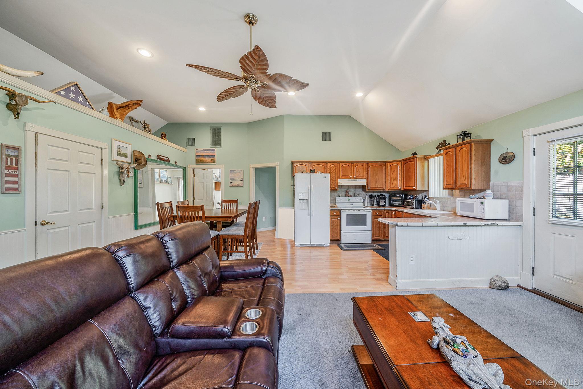 6 Sound Beach Boulevard, Sound Beach, NY 11789