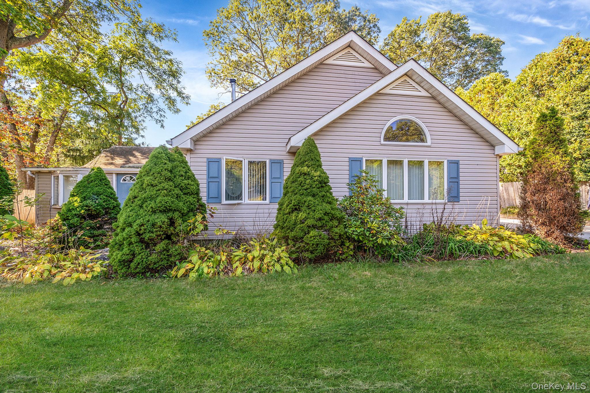 6 Sound Beach Boulevard, Sound Beach, NY 11789