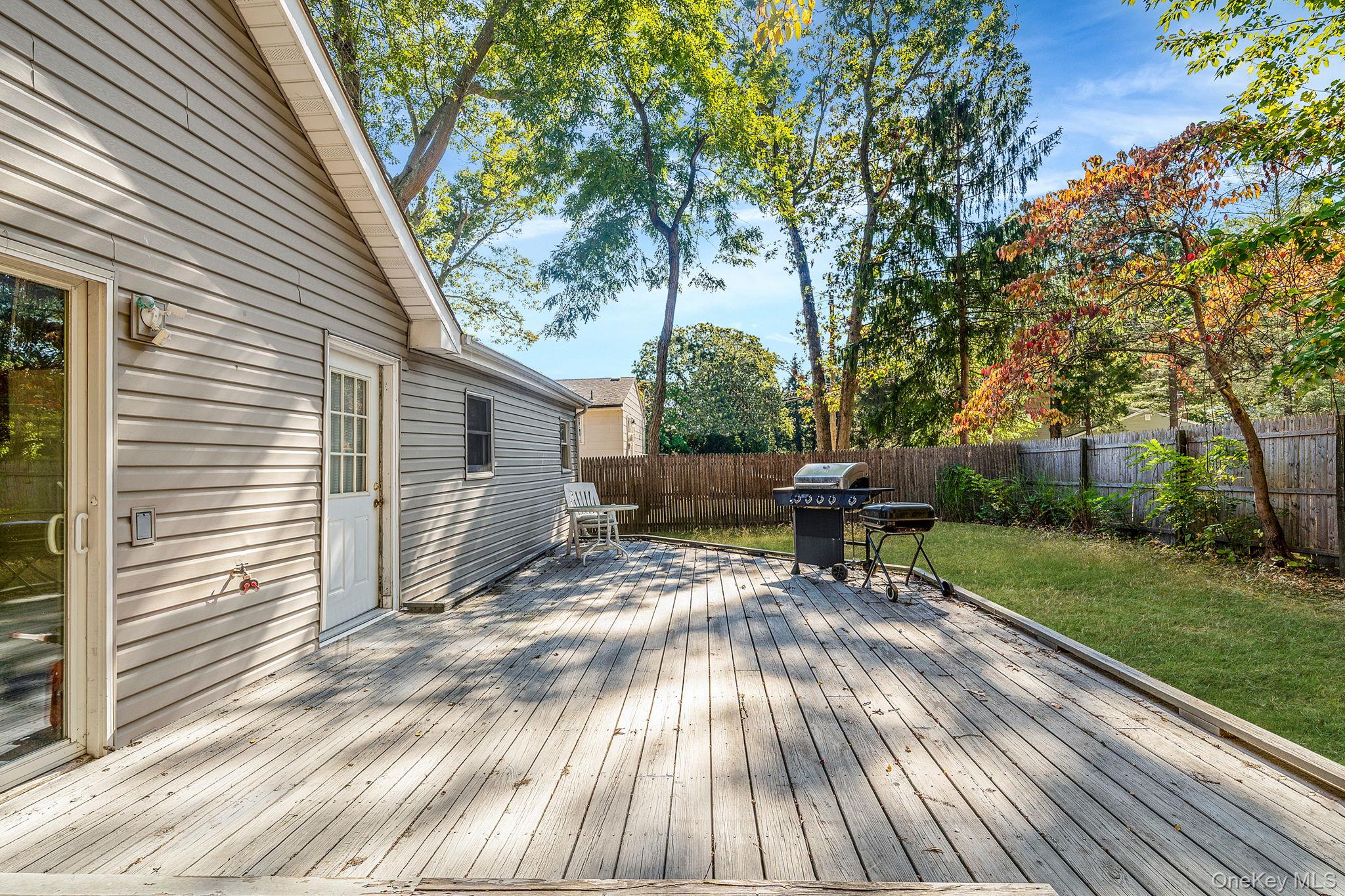 6 Sound Beach Boulevard, Sound Beach, NY 11789