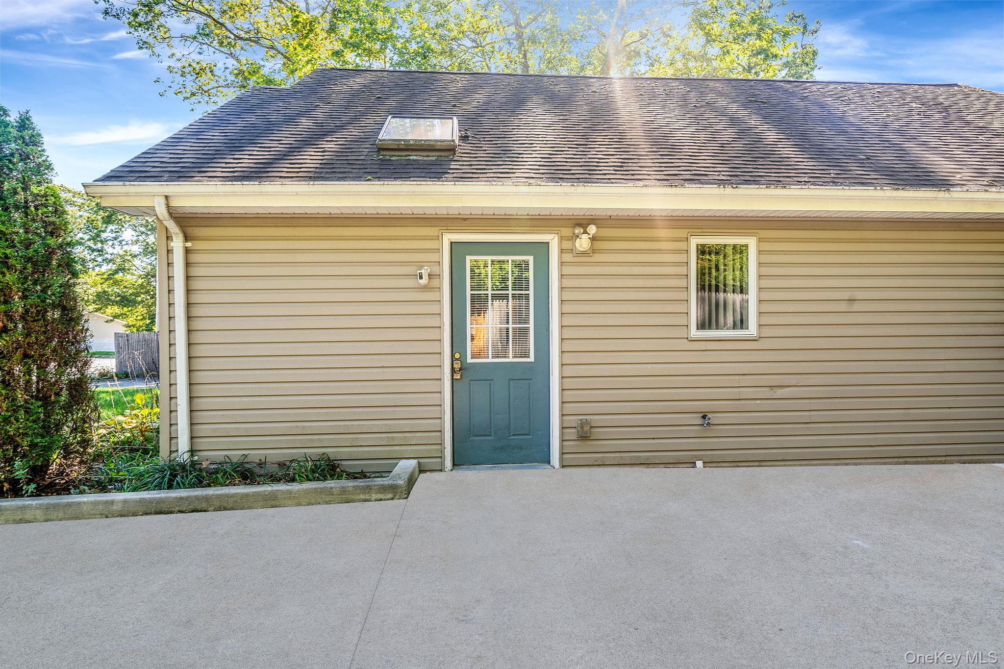 6 Sound Beach Boulevard, Sound Beach, NY 11789