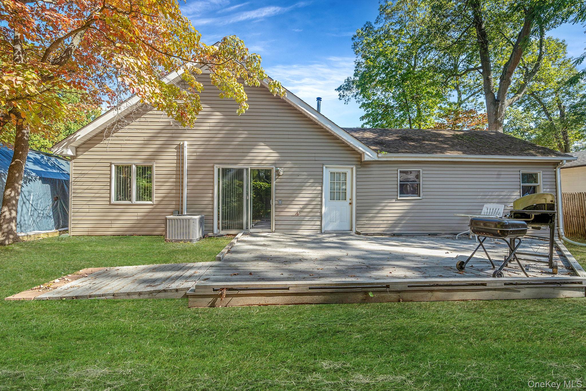 6 Sound Beach Boulevard, Sound Beach, NY 11789