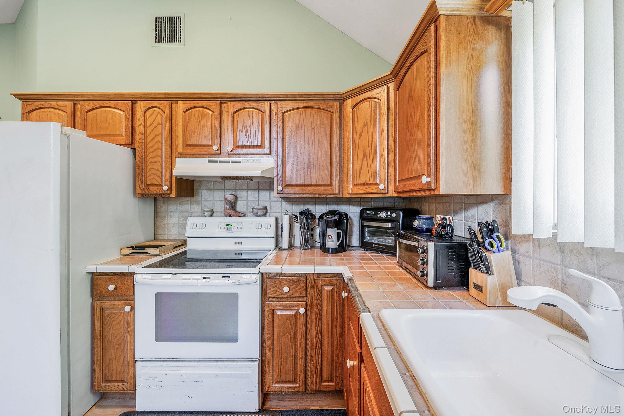 6 Sound Beach Boulevard, Sound Beach, NY 11789