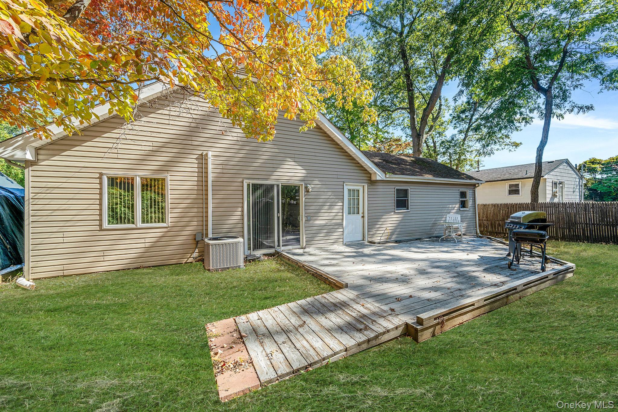 6 Sound Beach Boulevard, Sound Beach, NY 11789