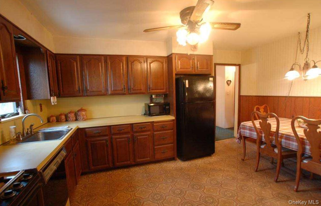 7 Miles Avenue, Albertson, NY 11507