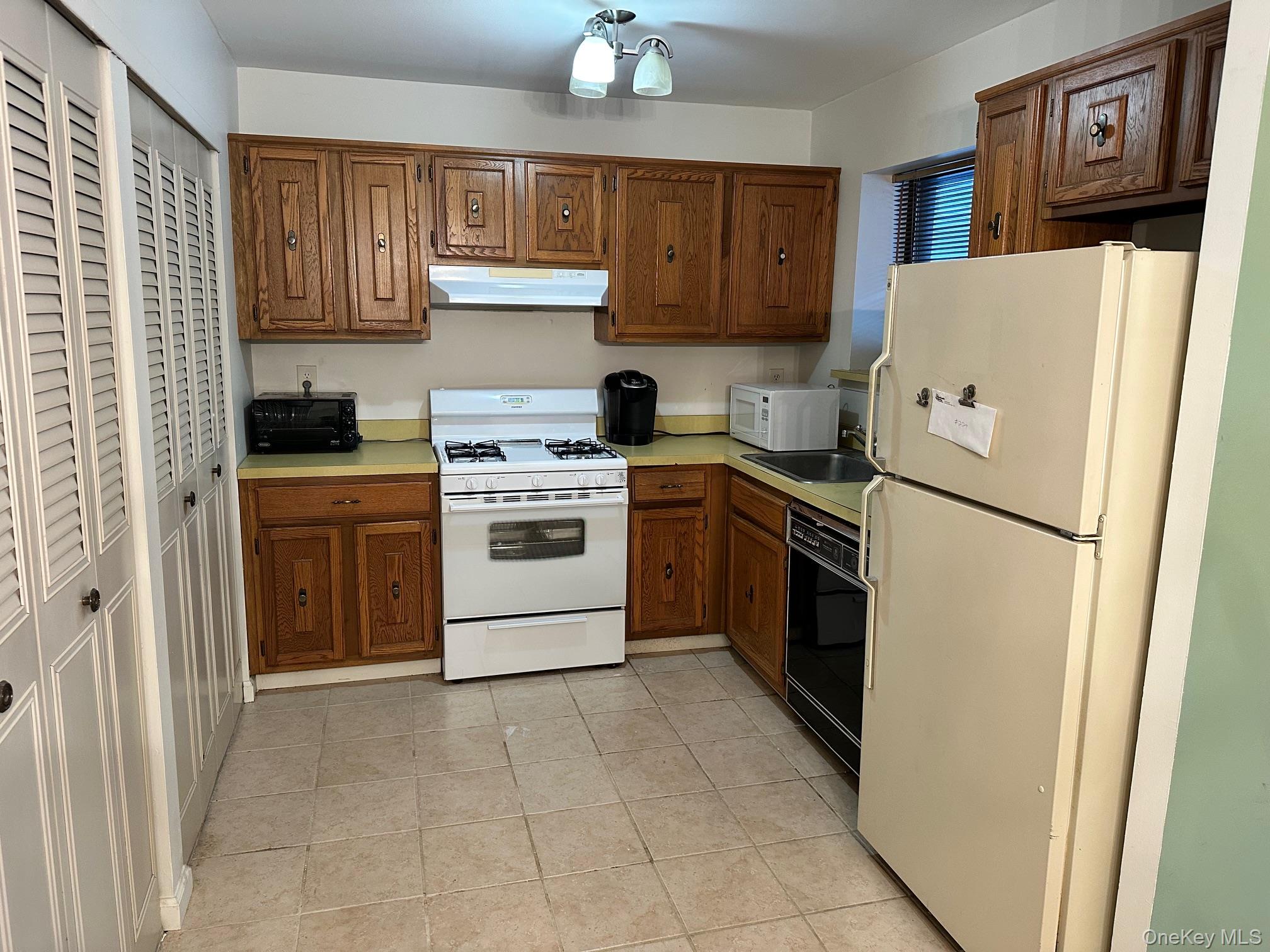 229 Feller Drive, Central Islip, NY 11722