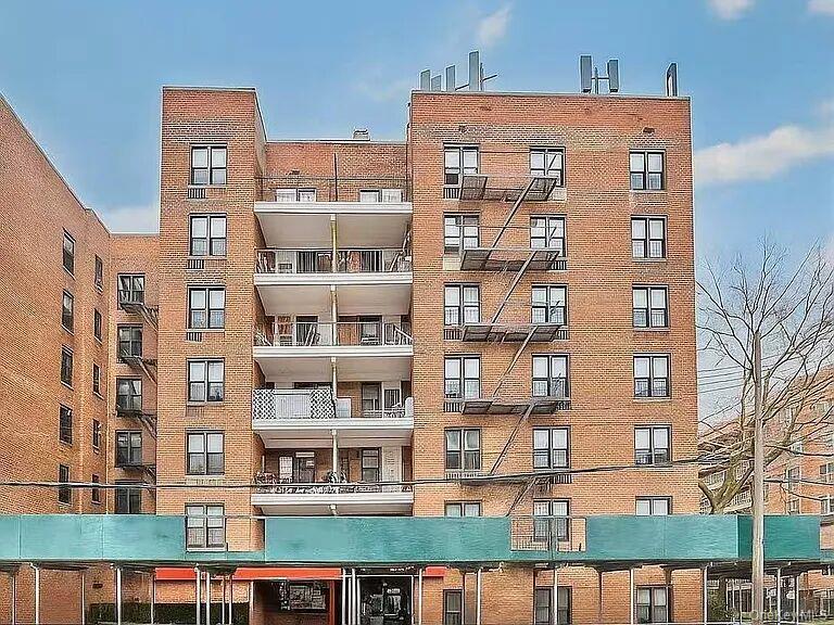 38-25 Parsons Boulevard # 3H, Flushing, NY 11354