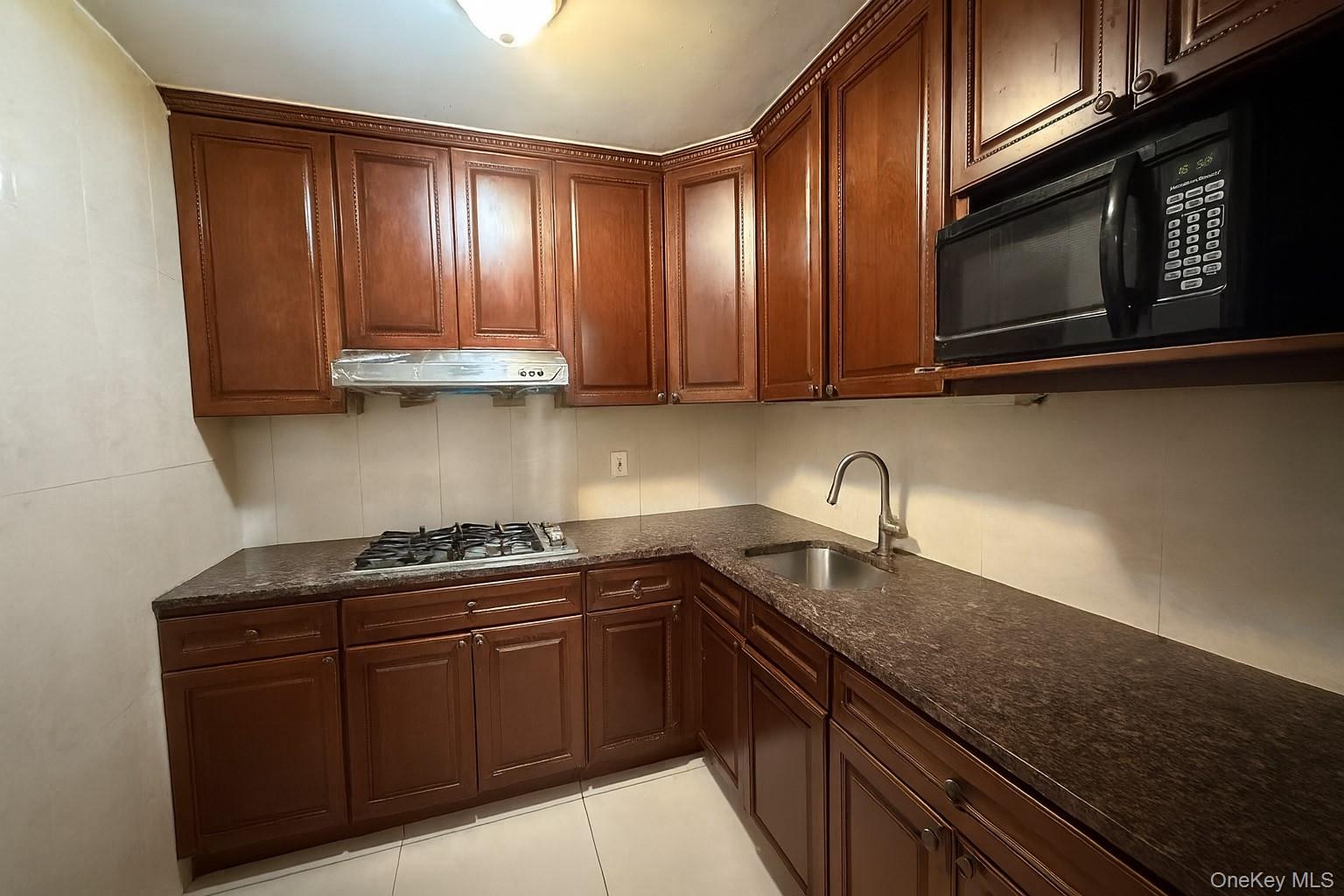 38-25 Parsons Boulevard # 3H, Flushing, NY 11354