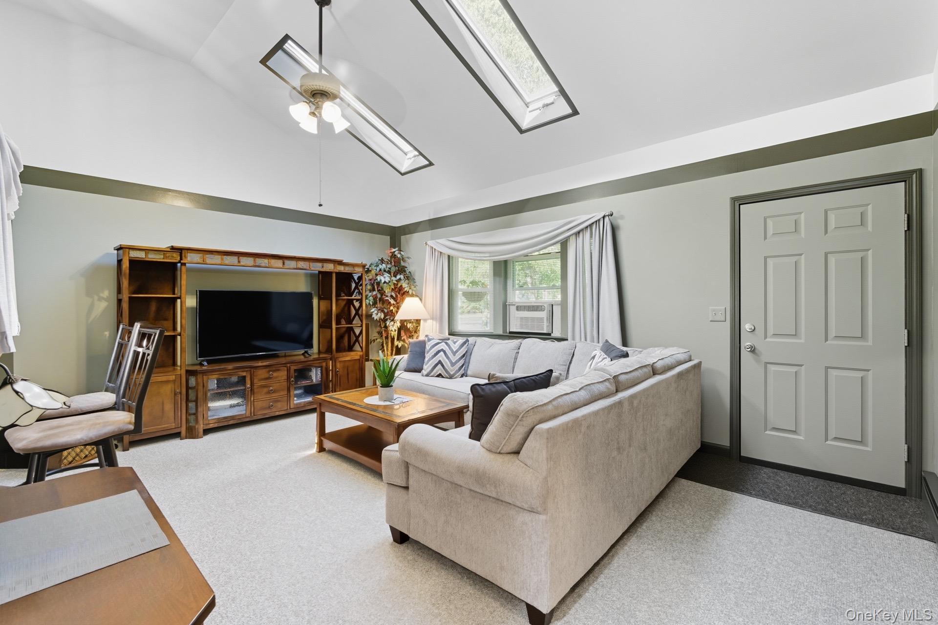 173 W End Avenue, Shirley, NY 11967