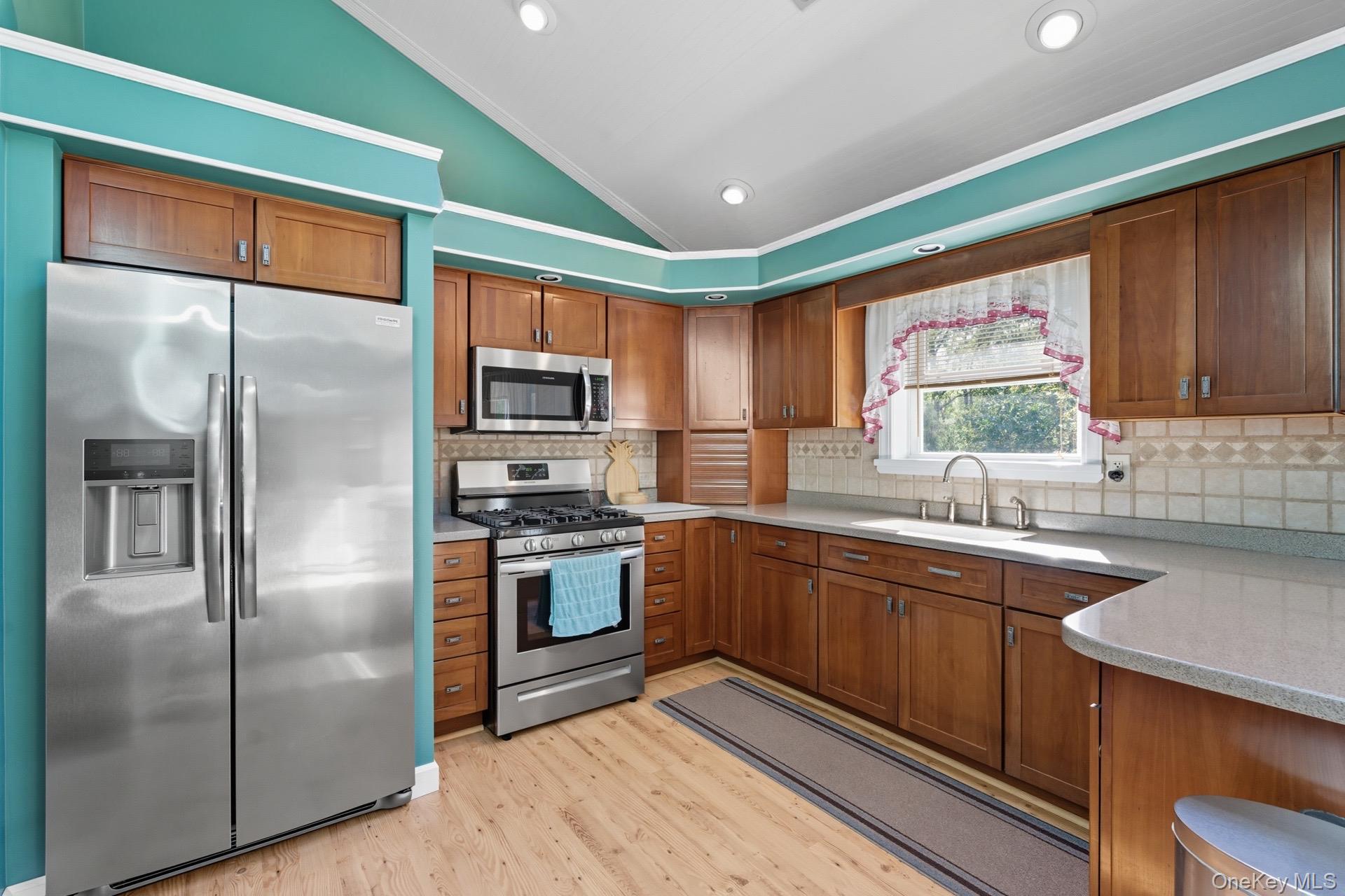 173 W End Avenue, Shirley, NY 11967