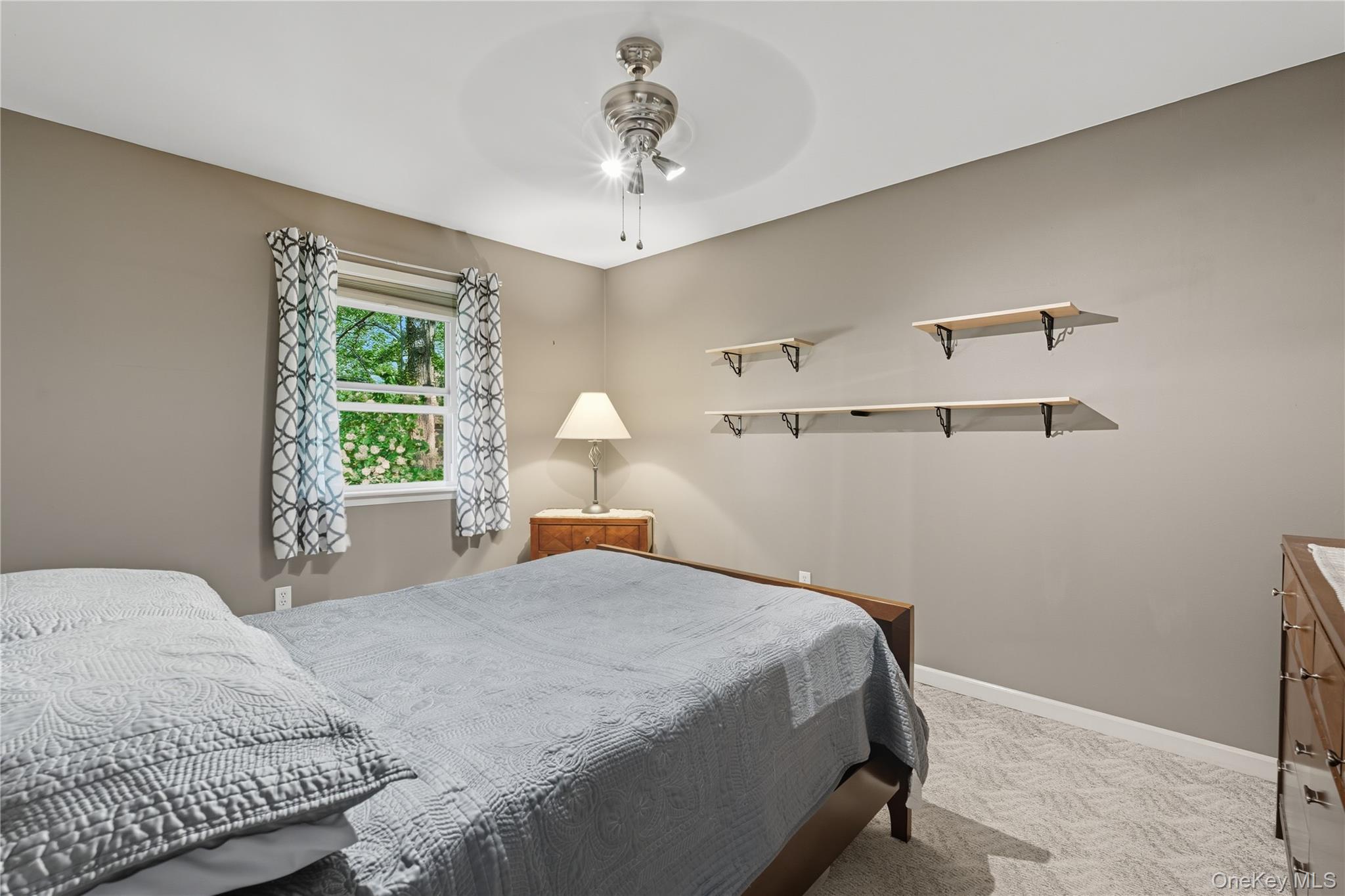 173 W End Avenue, Shirley, NY 11967