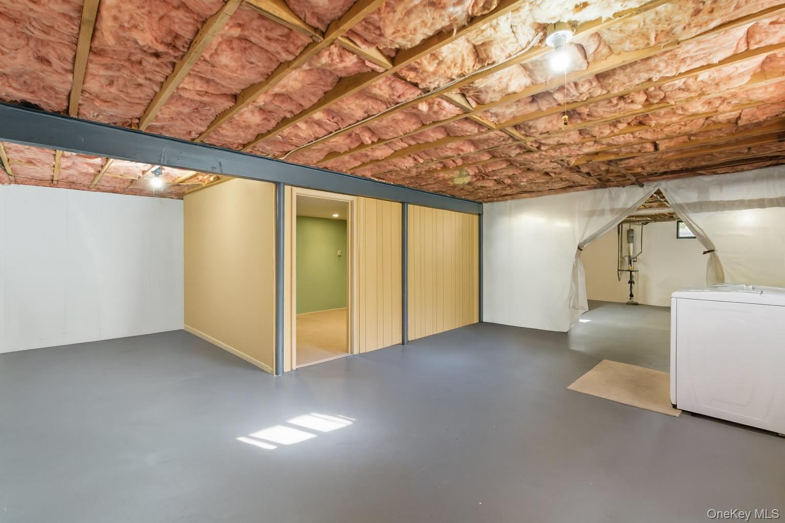 173 W End Avenue, Shirley, NY 11967