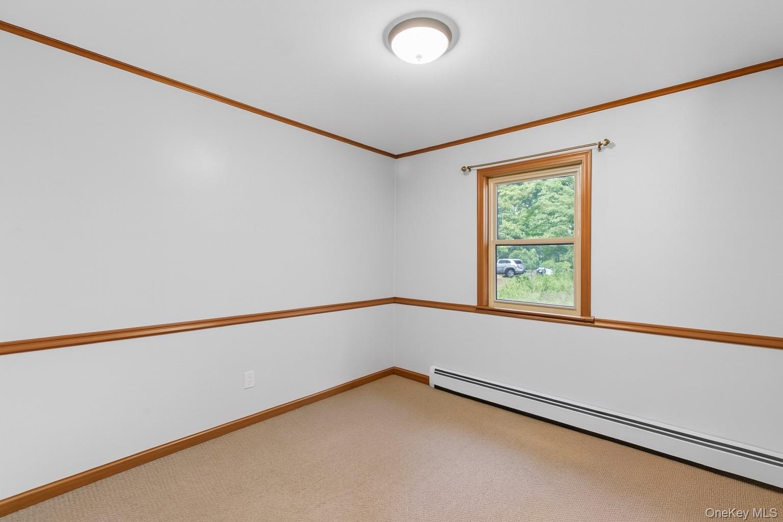 173 W End Avenue, Shirley, NY 11967