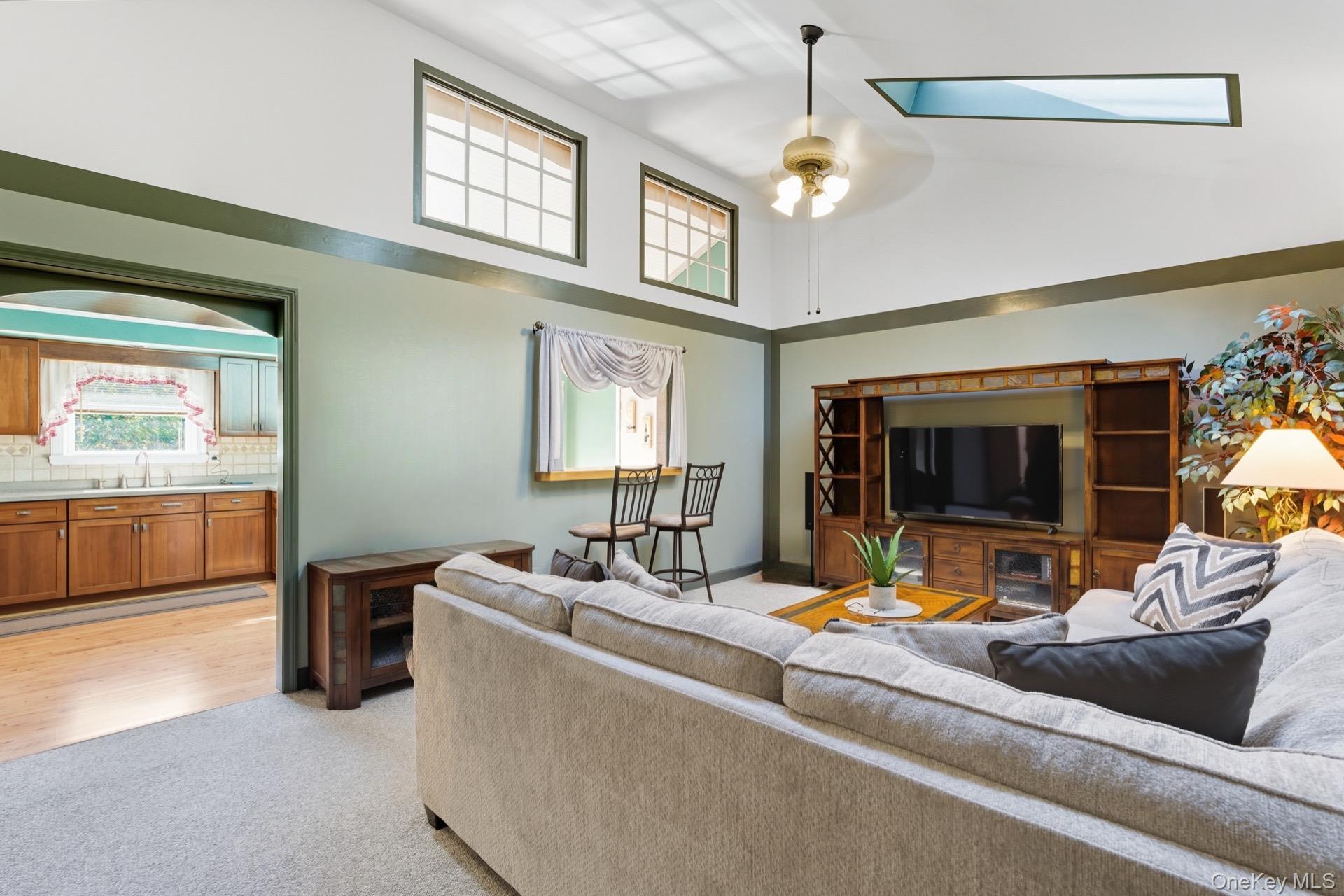 173 W End Avenue, Shirley, NY 11967