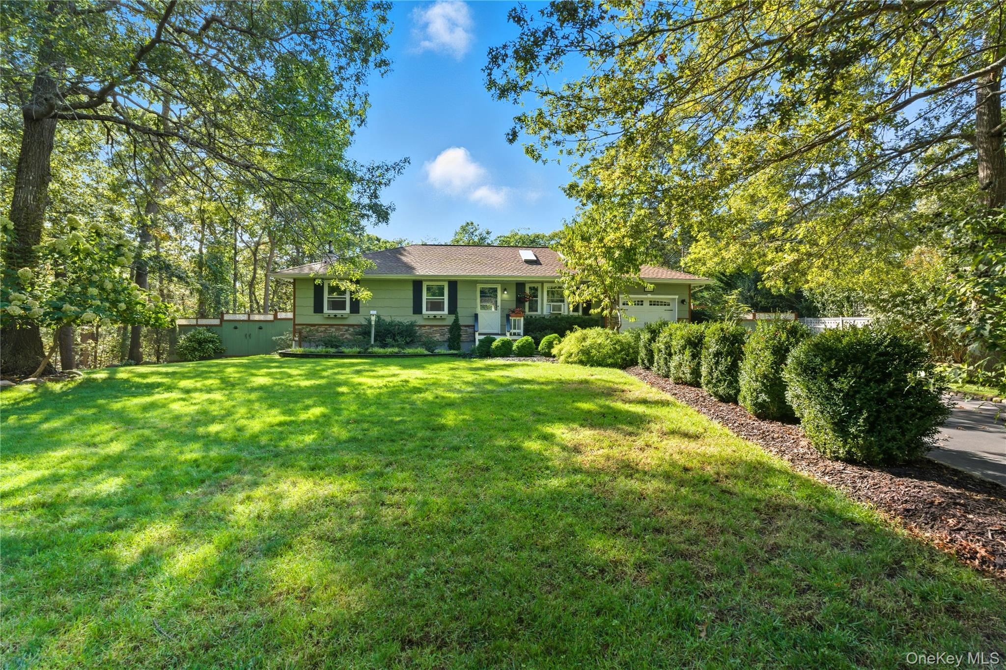 173 W End Avenue, Shirley, NY 11967