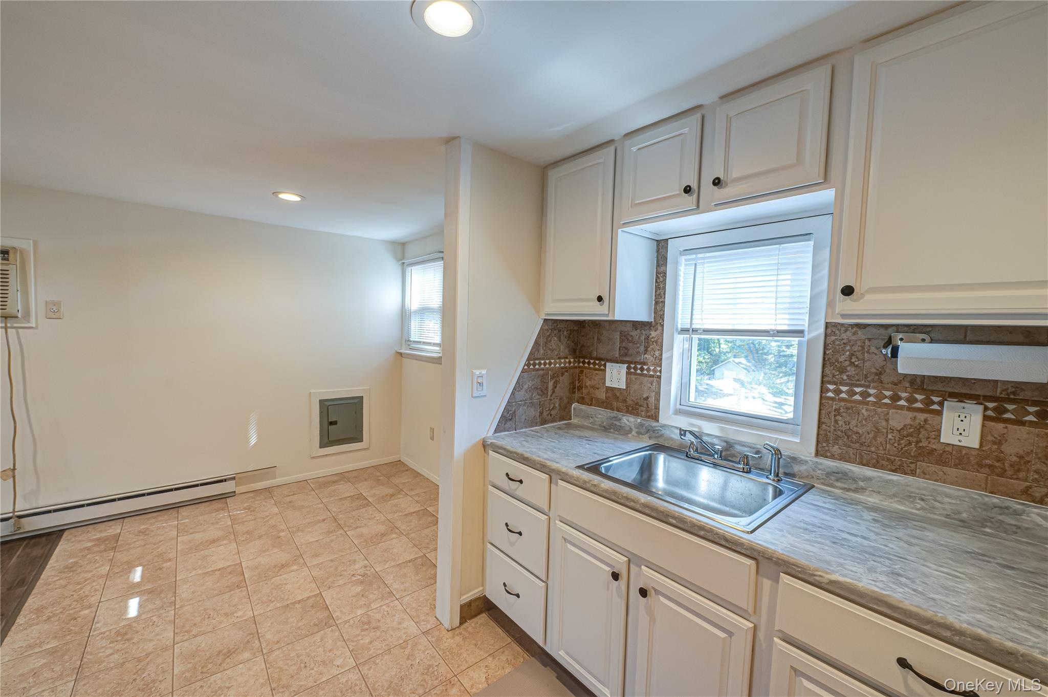 20 W Belmont Street, Bay Shore, NY 11706