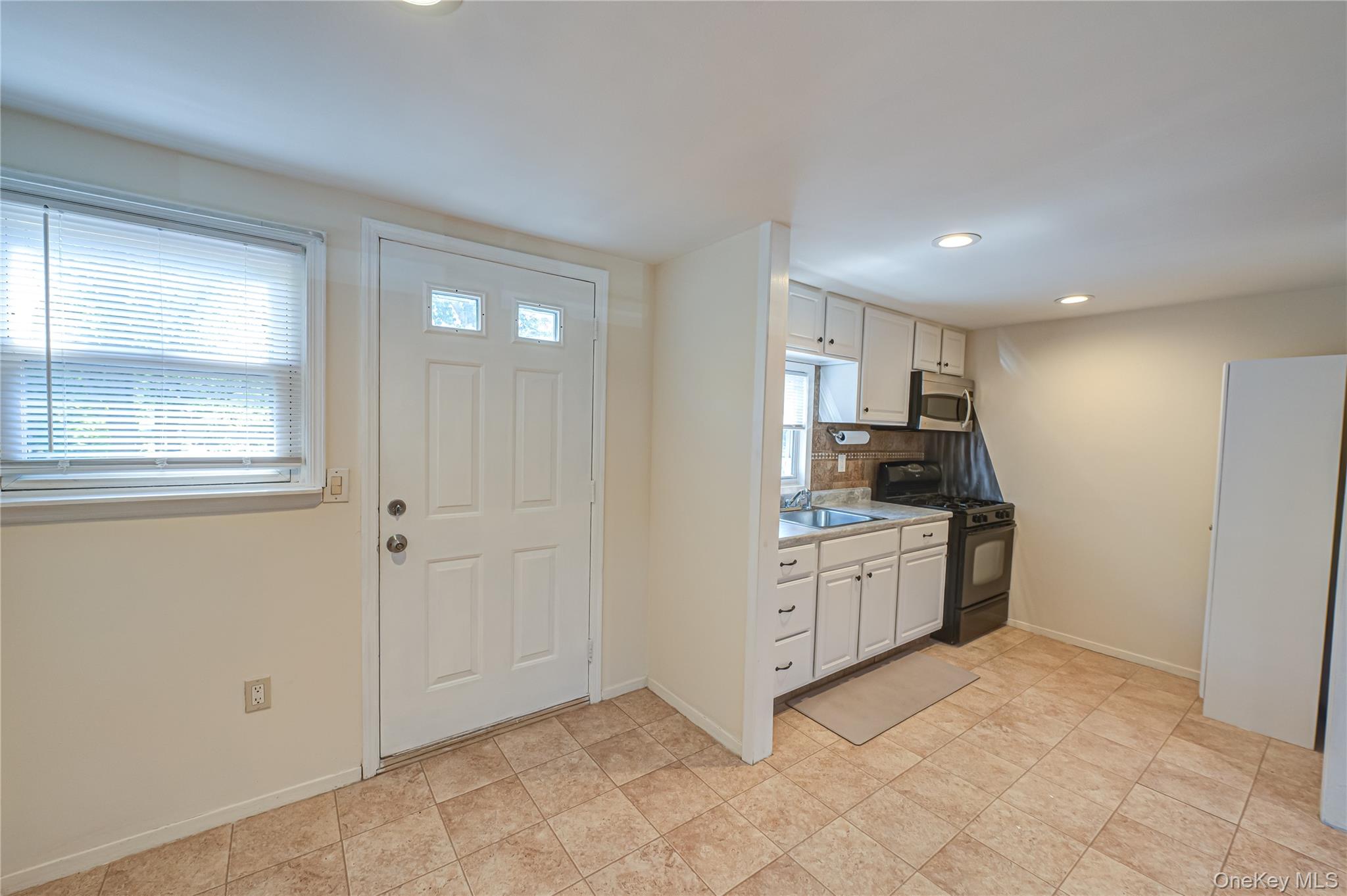 20 W Belmont Street, Bay Shore, NY 11706