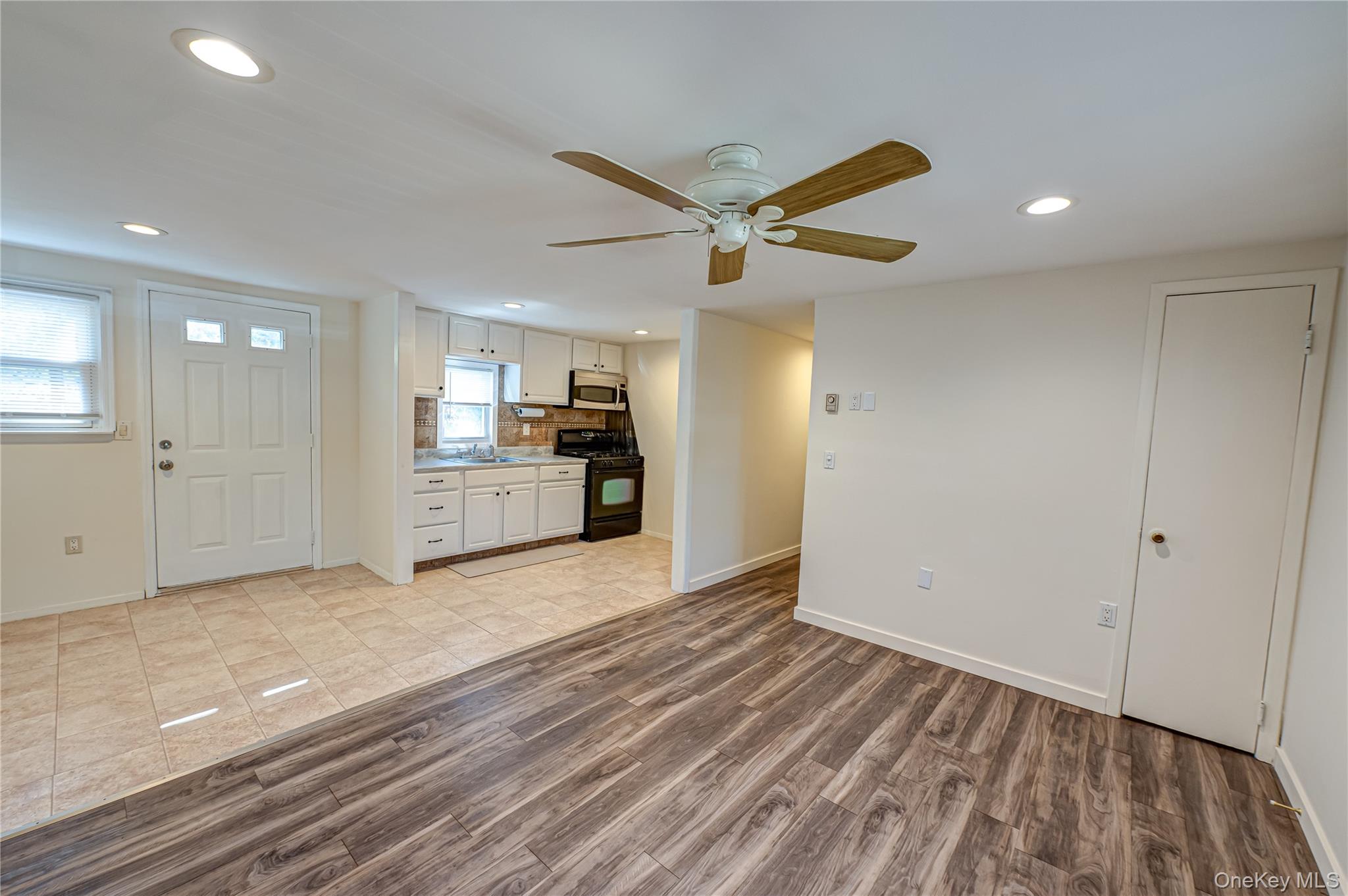 20 W Belmont Street, Bay Shore, NY 11706