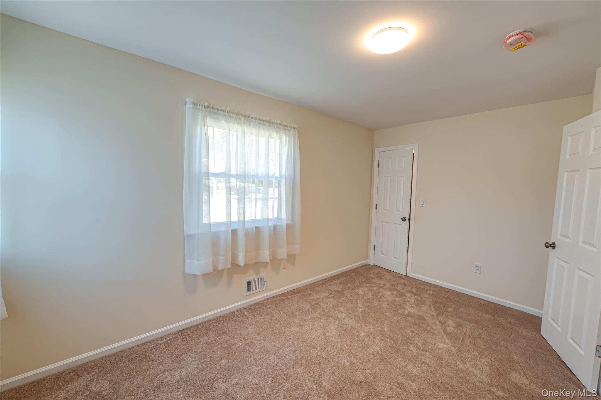 20 W Belmont Street, Bay Shore, NY 11706