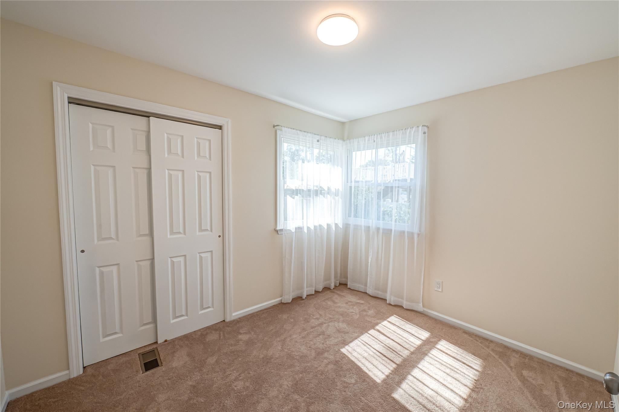 20 W Belmont Street, Bay Shore, NY 11706