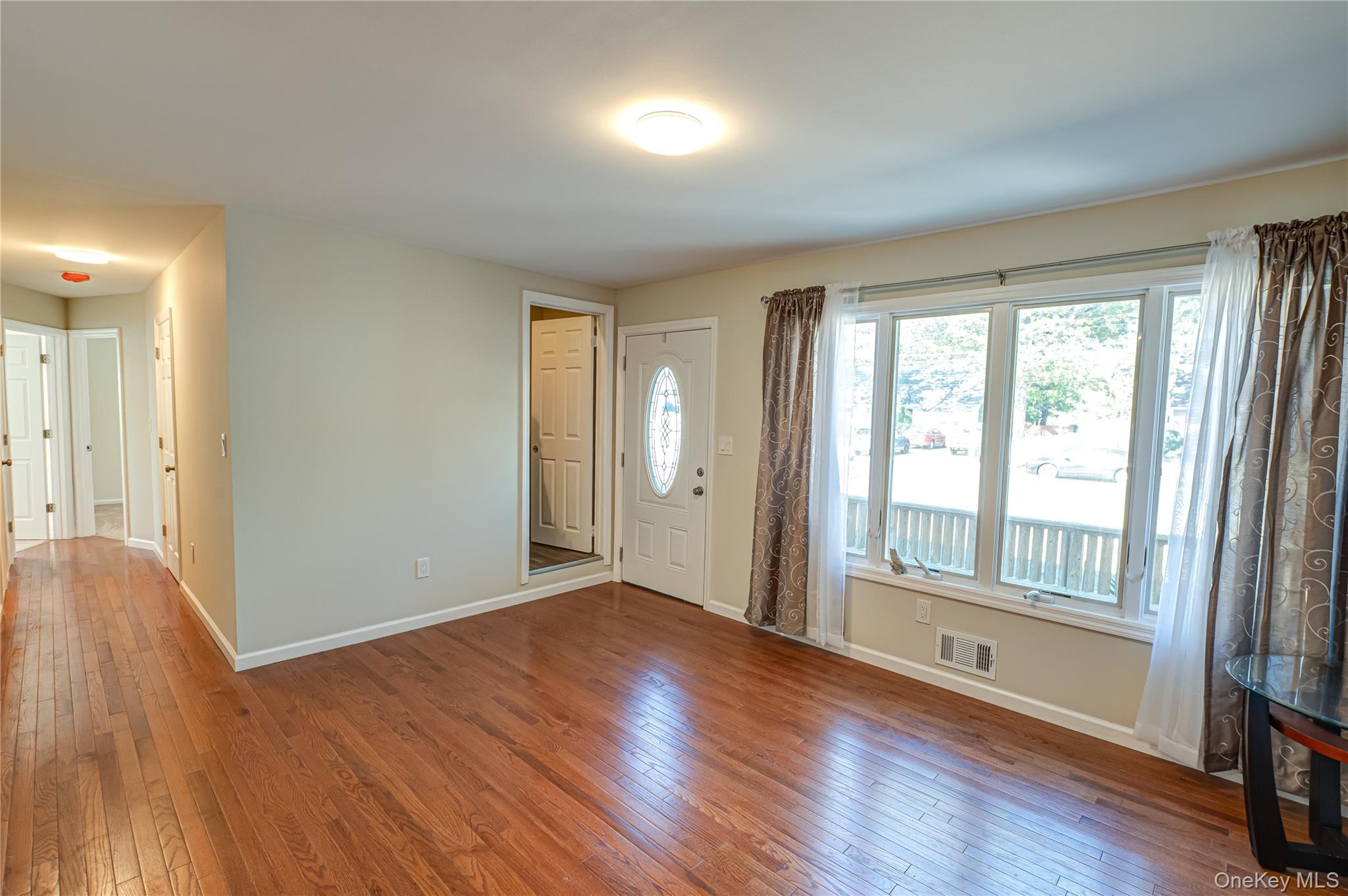 20 W Belmont Street, Bay Shore, NY 11706