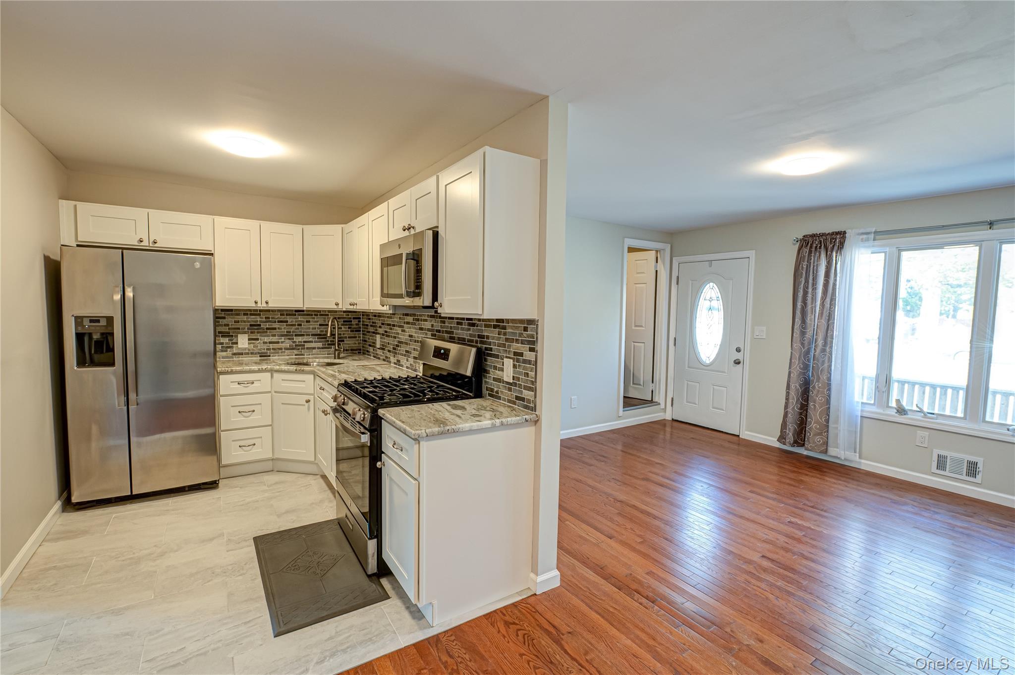 20 W Belmont Street, Bay Shore, NY 11706