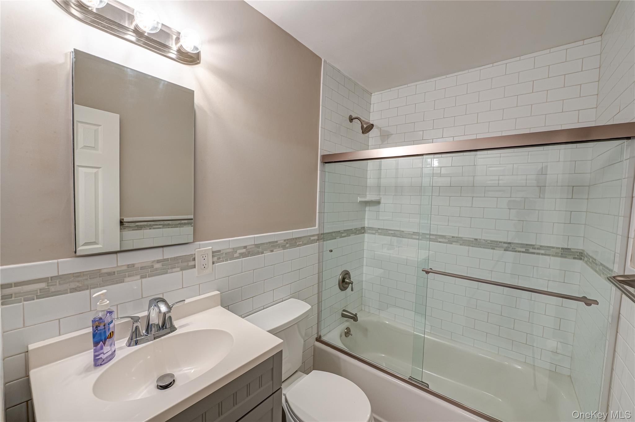 20 W Belmont Street, Bay Shore, NY 11706