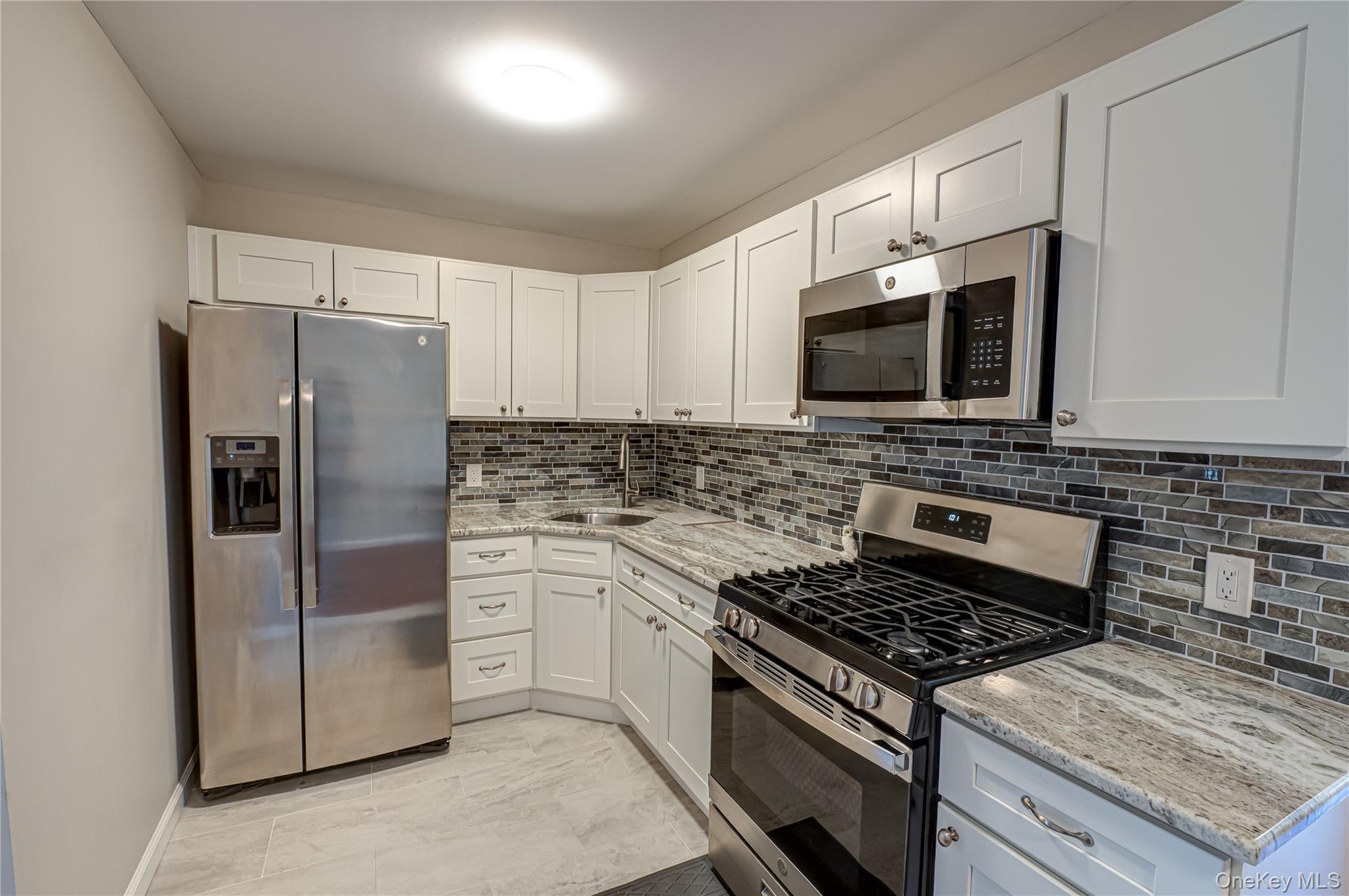 20 W Belmont Street, Bay Shore, NY 11706