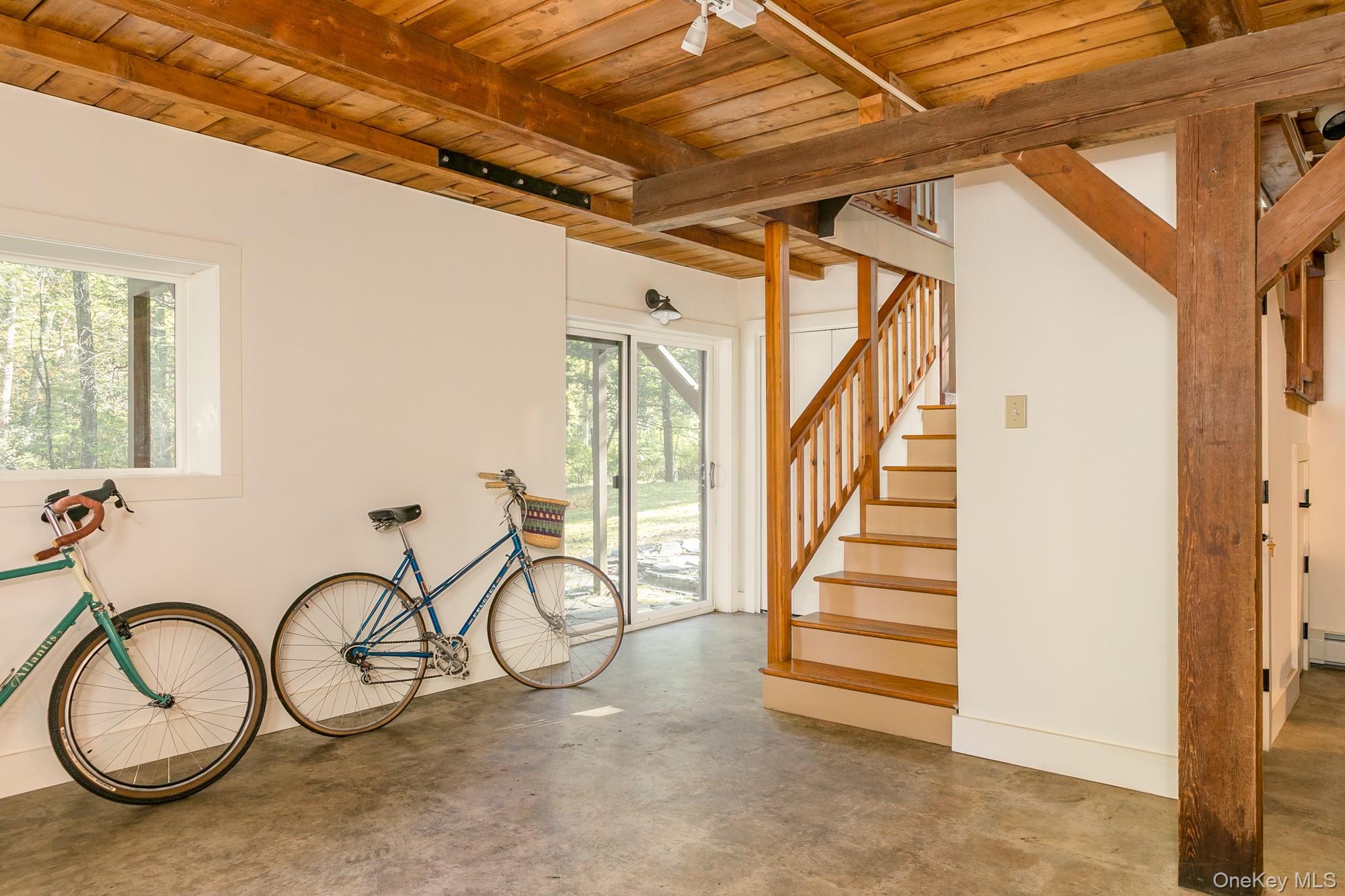 18 Niles Drive, Woodstock, NY 12498