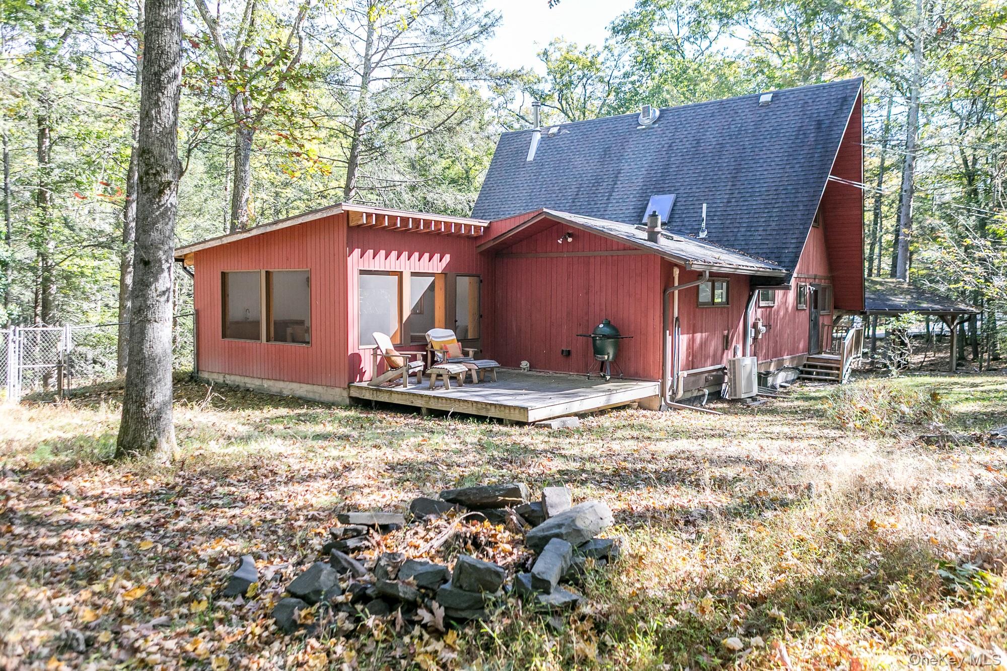 18 Niles Drive, Woodstock, NY 12498