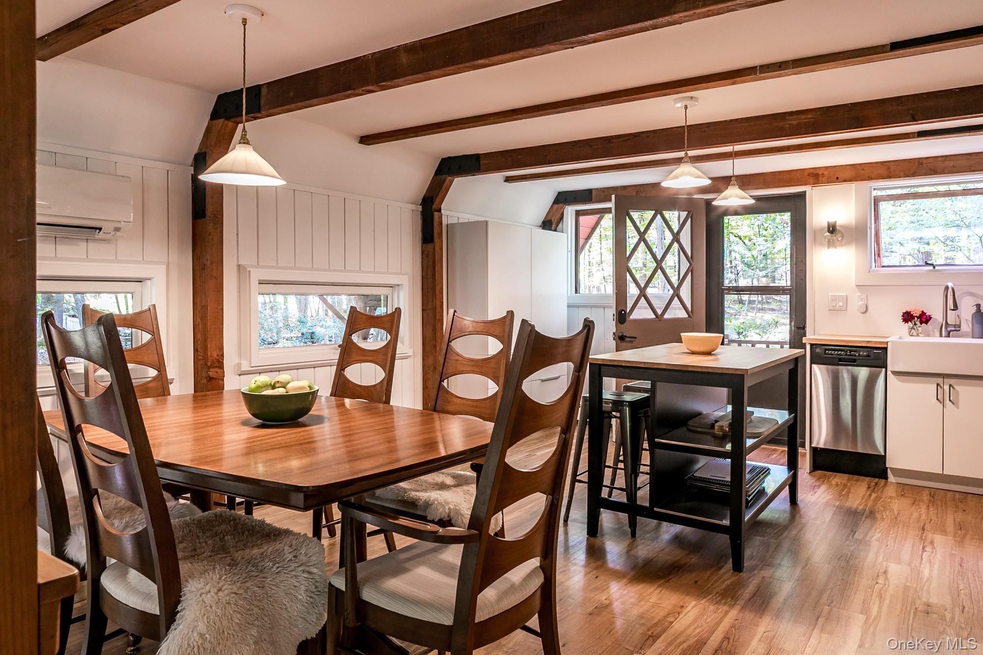 18 Niles Drive, Woodstock, NY 12498