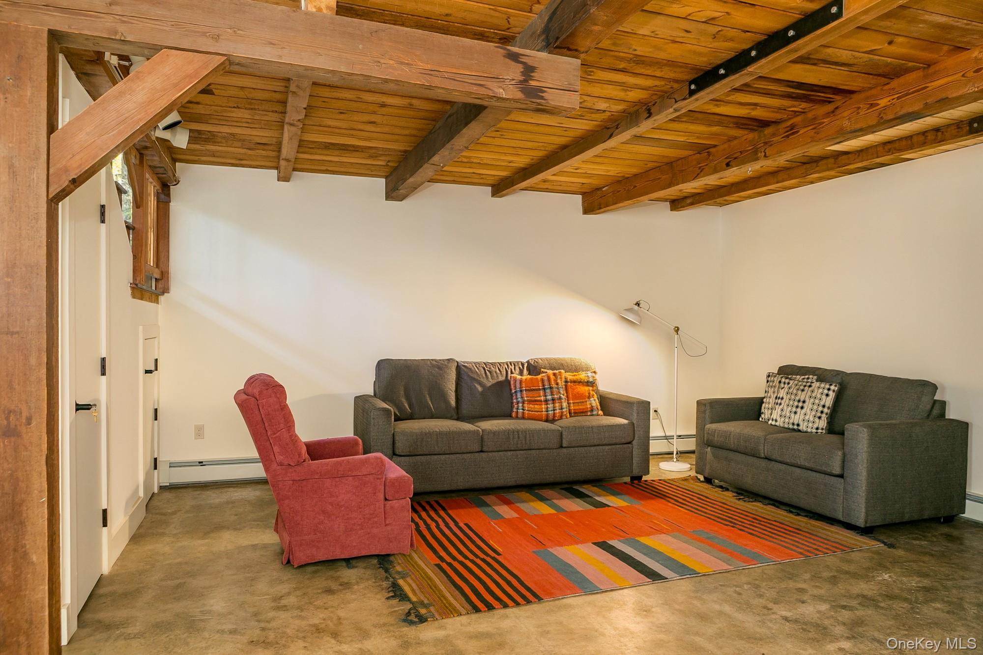 18 Niles Drive, Woodstock, NY 12498